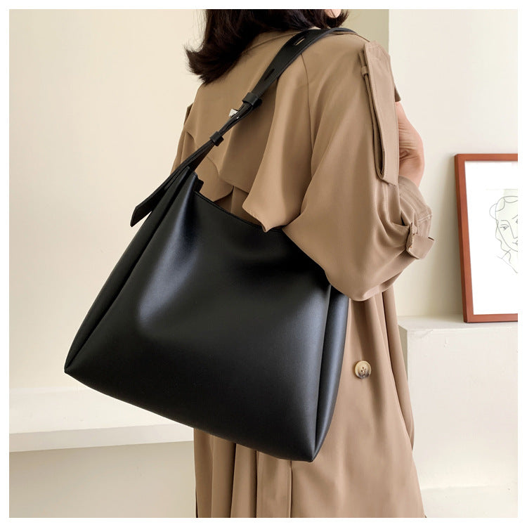 Single Shoulder Crossbody Womens Bag Large Capacity Minimalist Bucket 